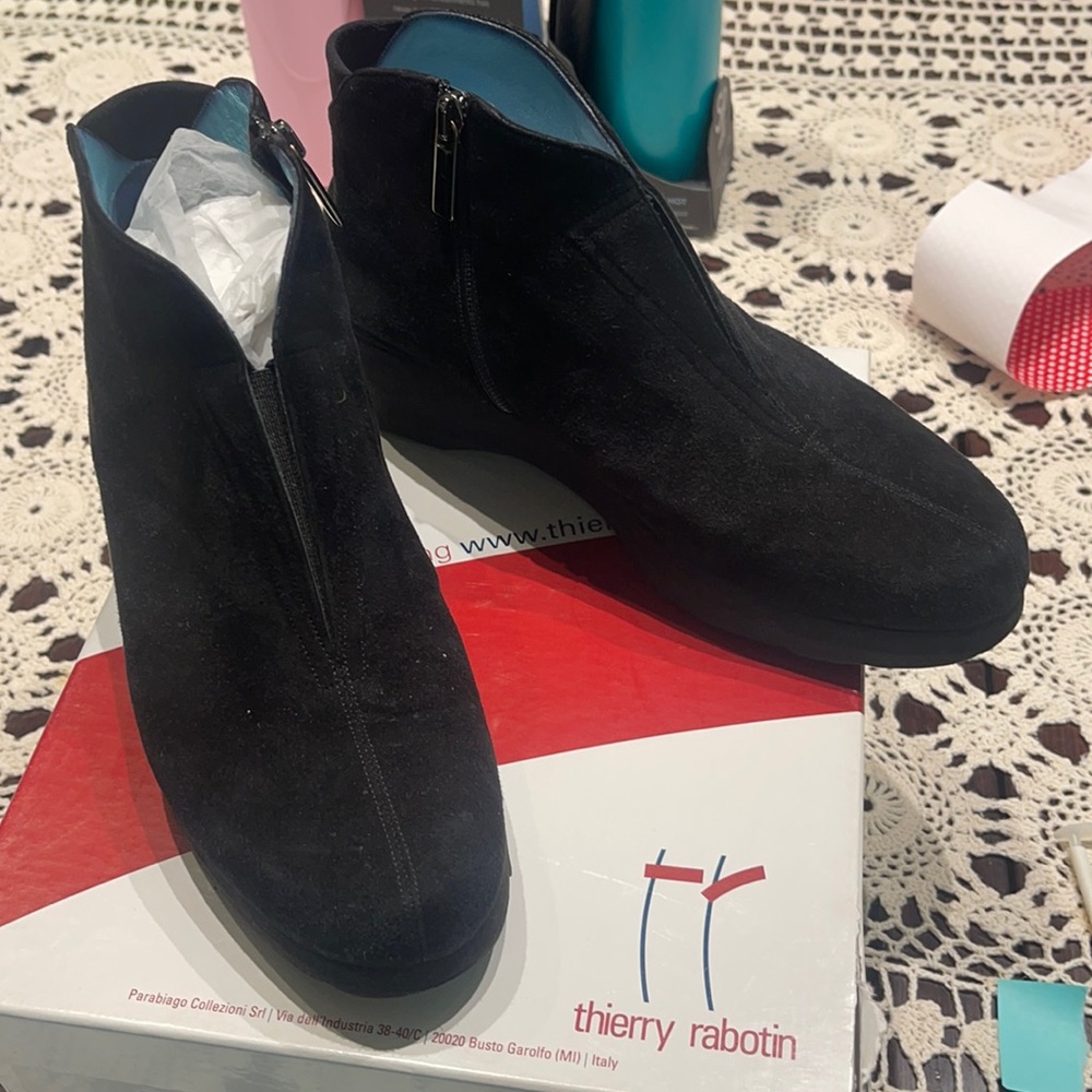 Thierry Rabotin Dacy black suede boot